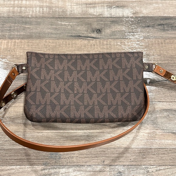 Michael Kors hip purse - Picture 4 of 4